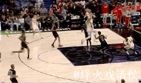 杰伦-约翰逊反抢快速分球助攻,奥孔古空切接球扣篮得手 杰伦-约翰逊反抢快速分球助攻,奥孔古空切接球扣篮得手